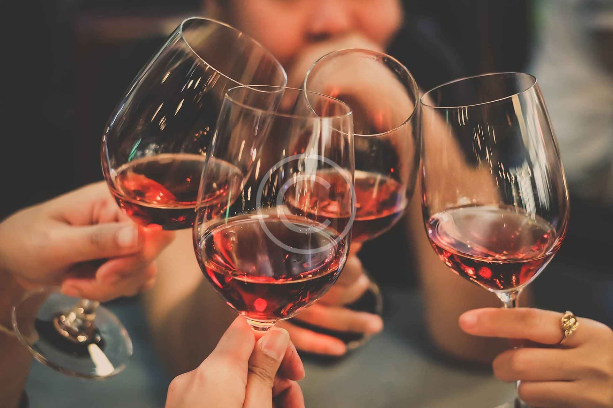 Dégustation de vins de Bourgogne servie en verres INAO